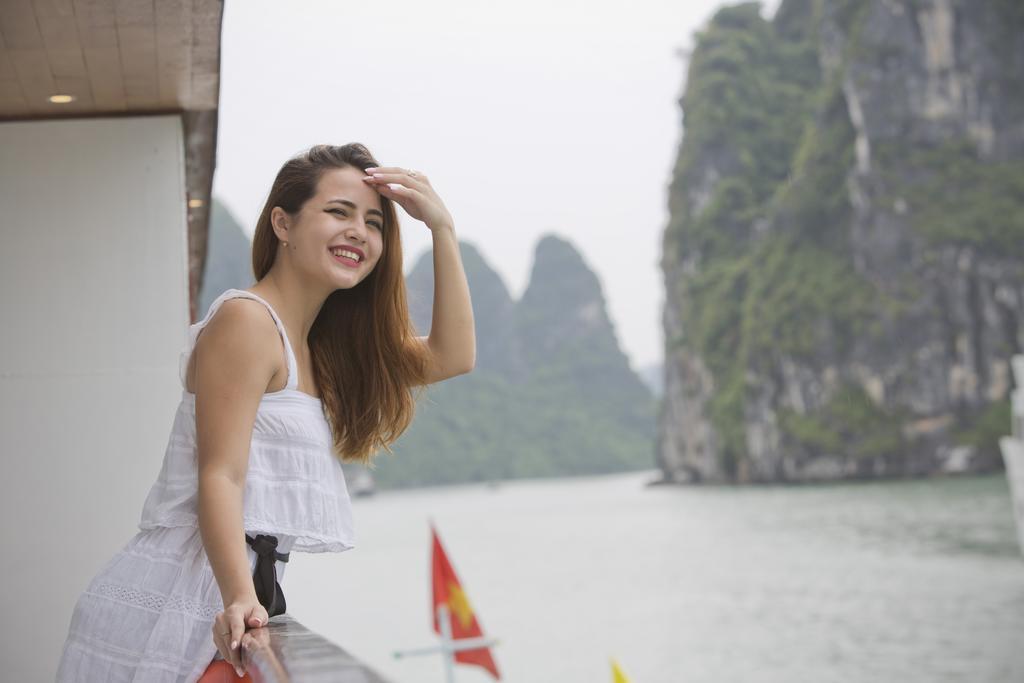 Secret Halong Cruise Hotel Ha Long Bagian luar foto