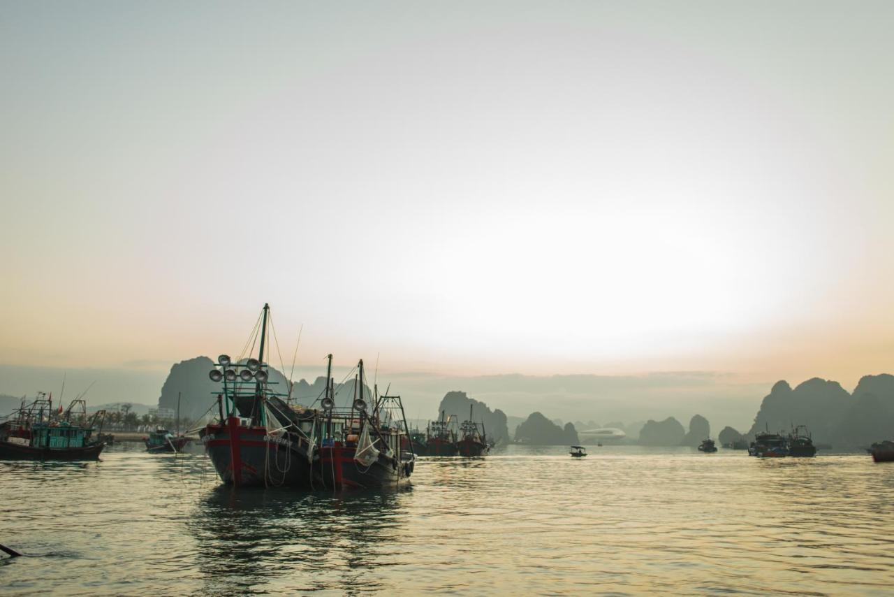 Secret Halong Cruise Hotel Ha Long Bagian luar foto
