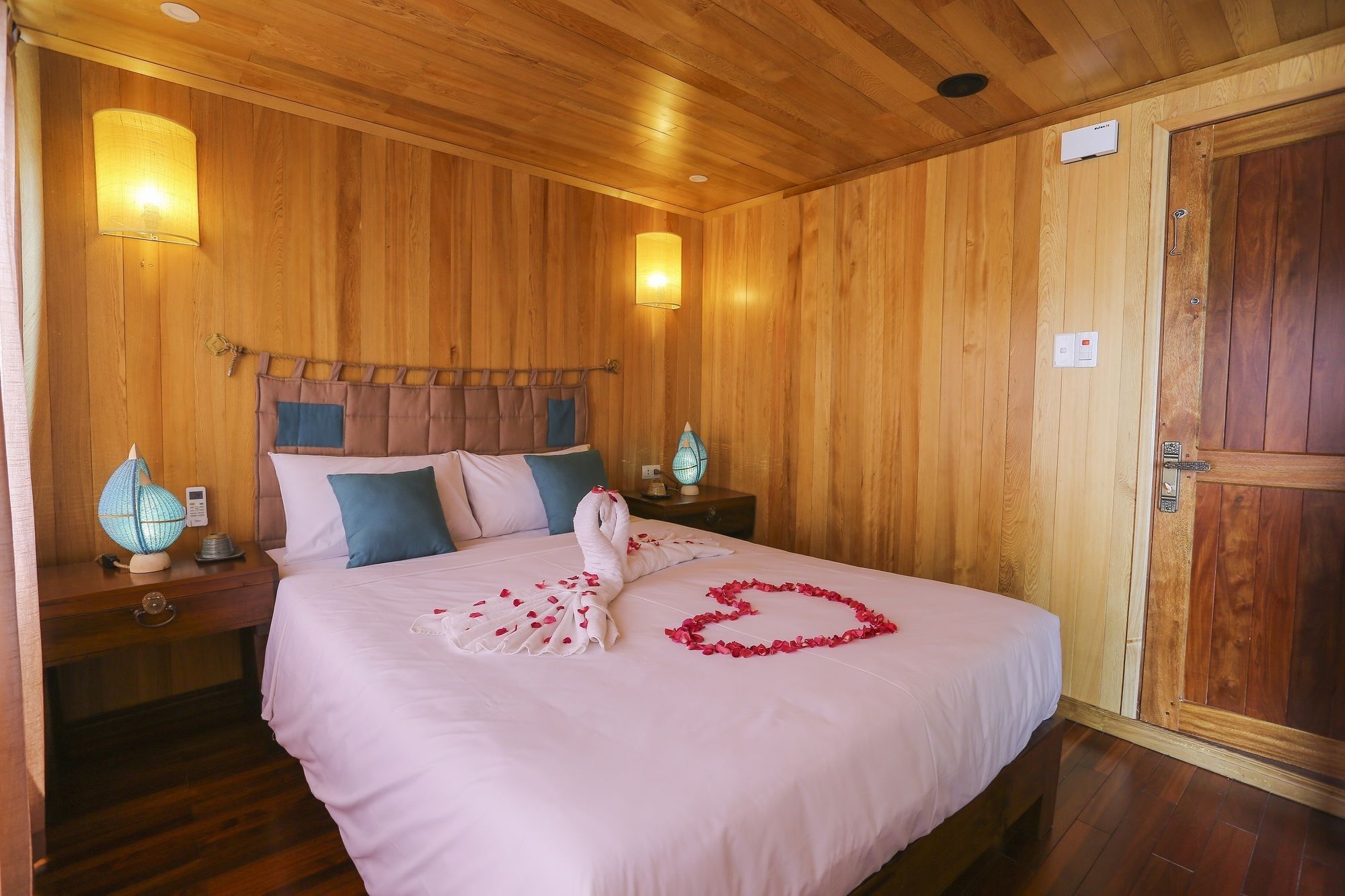 Secret Halong Cruise Hotel Ha Long Bagian luar foto