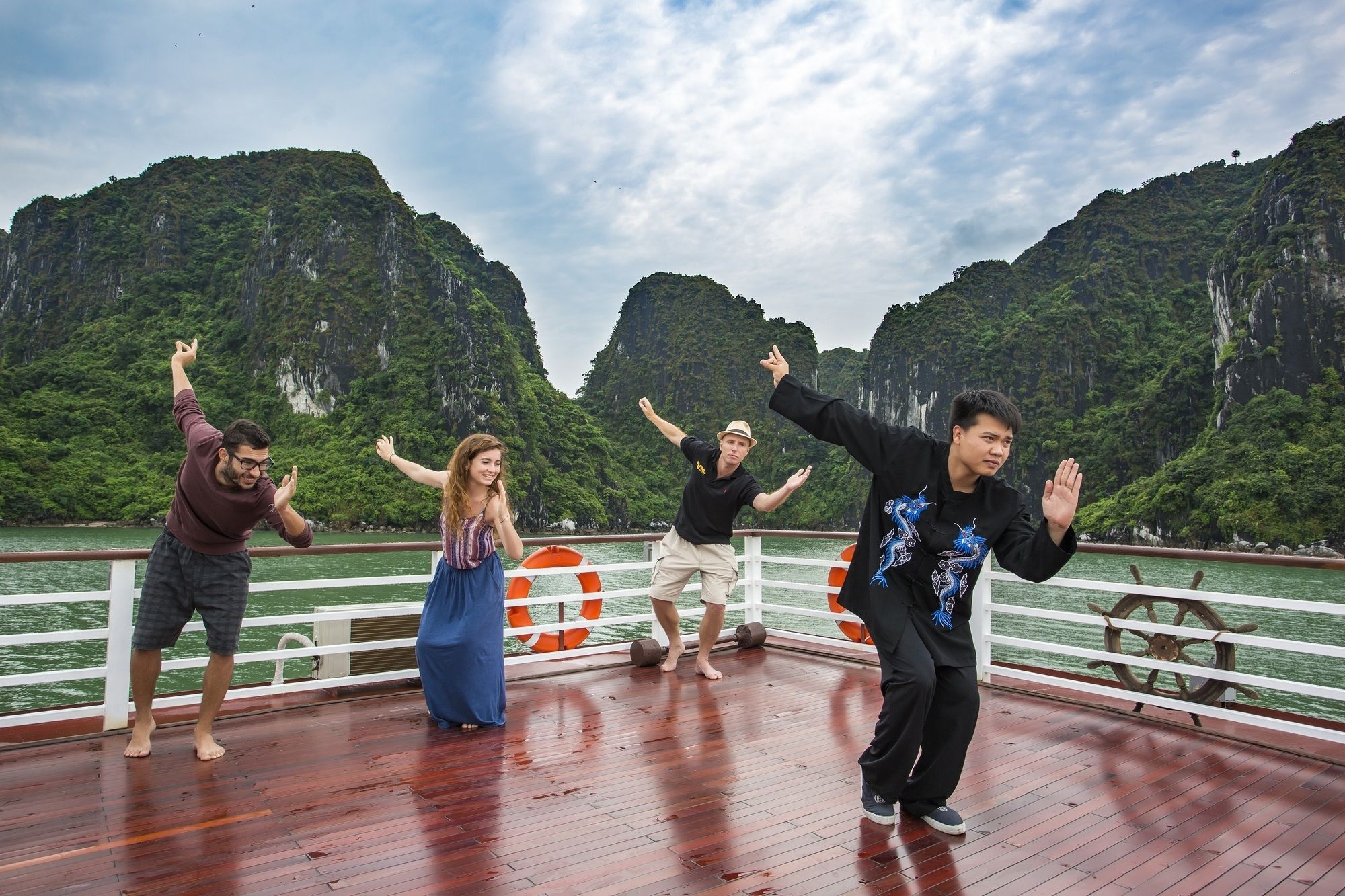 Secret Halong Cruise Hotel Ha Long Bagian luar foto